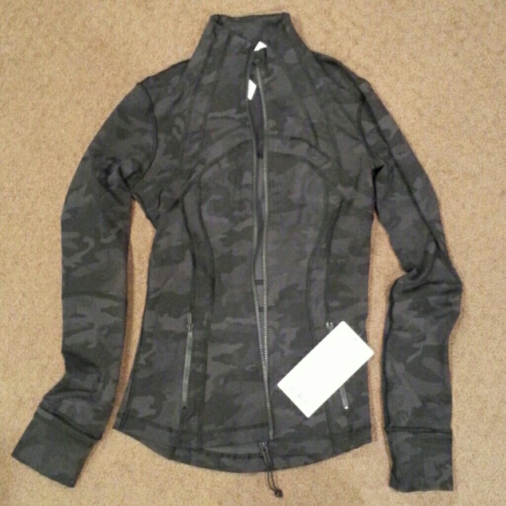 Nwt Lululemon Define Camouflage jacket size 4 camo